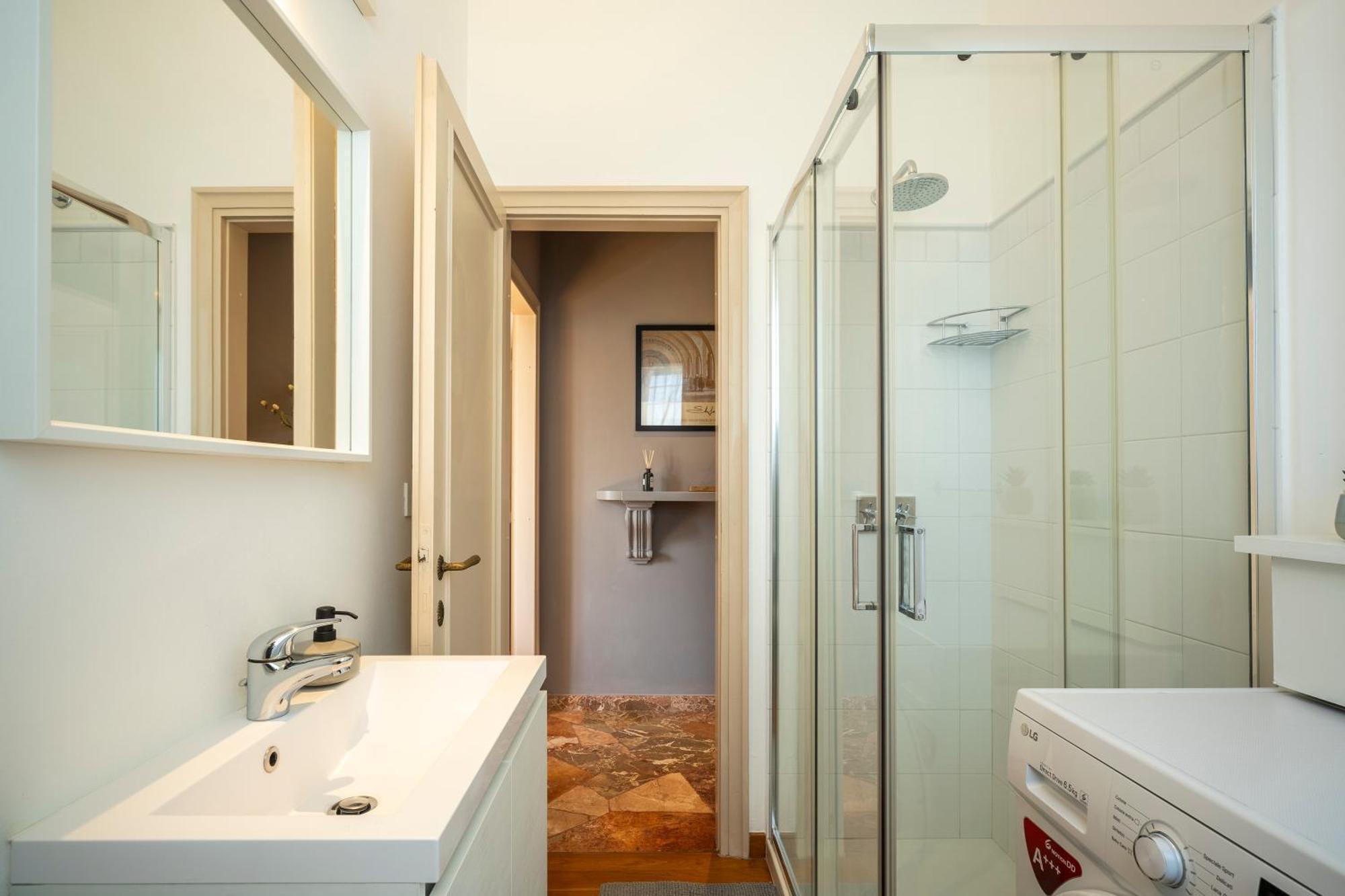 The Luxor - Angelico Florencia